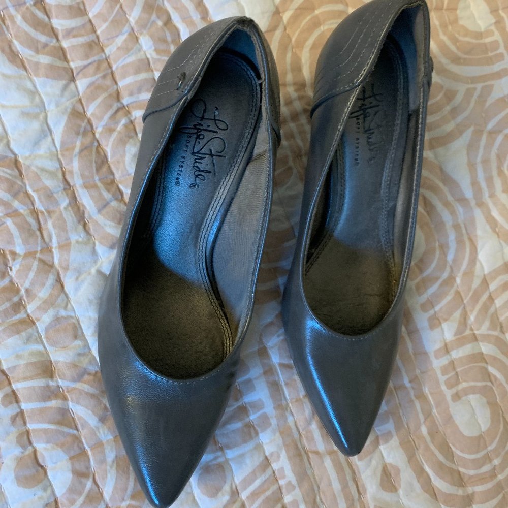 Pointed Toes Grey Kitten Heels- 7M 👠